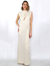 Carica l'immagine nel visualizzatore di Gallery, Abito con buco e nodo