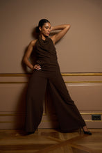 Carica l'immagine nel visualizzatore di Gallery, Tuta elegante senza maniche con scollo morbido e schiena scoperta