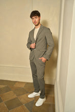 Carica l'immagine nel visualizzatore di Gallery, Completo uomo gessato