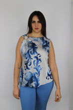 Carica l'immagine nel visualizzatore di Gallery, Canottiera in raso fantasia barocca con spilla decorativa