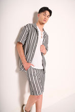 Carica l'immagine nel visualizzatore di Gallery, Camicia estiva a righe