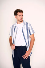 Carica l'immagine nel visualizzatore di Gallery, Camicia uomo in cotone a righe con collo classico