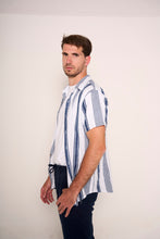 Carica l'immagine nel visualizzatore di Gallery, Camicia uomo in cotone a righe con collo classico