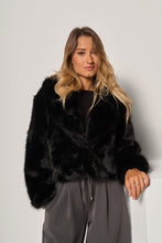 Carica l'immagine nel visualizzatore di Gallery, Pelliccia corta