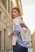 Carica l'immagine nel visualizzatore di Gallery, Maglioncino con scritta lettering teddy