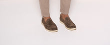 Carica l'immagine nel visualizzatore di Gallery, Mocassino in pelle scamosciata tortora