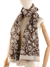 Carica l'immagine nel visualizzatore di Gallery, Sciarpa da donna fantasia floreale