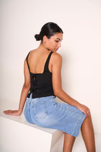 Carica l'immagine nel visualizzatore di Gallery, Canotta nera a spalline sottili