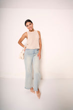 Carica l'immagine nel visualizzatore di Gallery, Canottiera beige in maglia