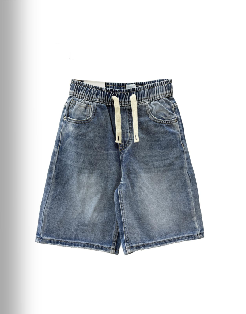 Pantaloncino in jeans da bambino con lacci