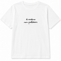 T-SHIRT CON SCRITTA RICAMATA