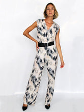 Carica l&#39;immagine nel visualizzatore di Gallery, Tuta incrocio fantasia
