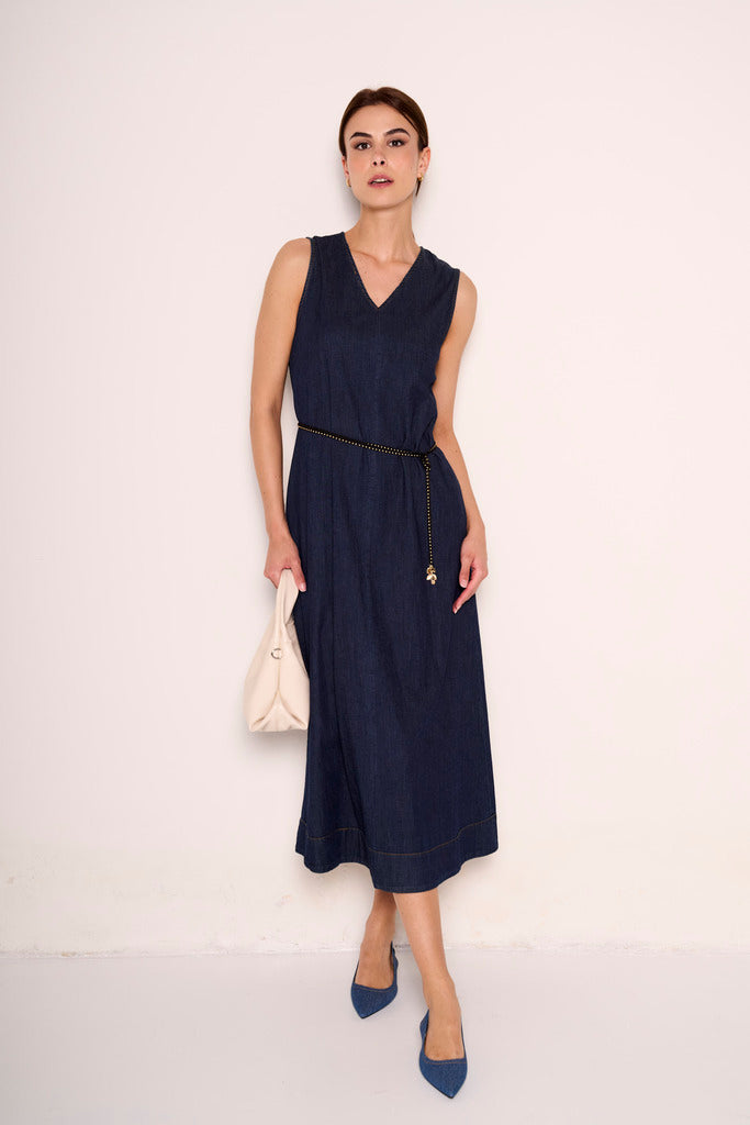 Abito smanicato in denim con cintura sottile