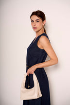Abito smanicato in denim con cintura sottile