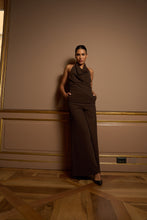 Carica l&#39;immagine nel visualizzatore di Gallery, Tuta elegante senza maniche con scollo morbido e schiena scoperta
