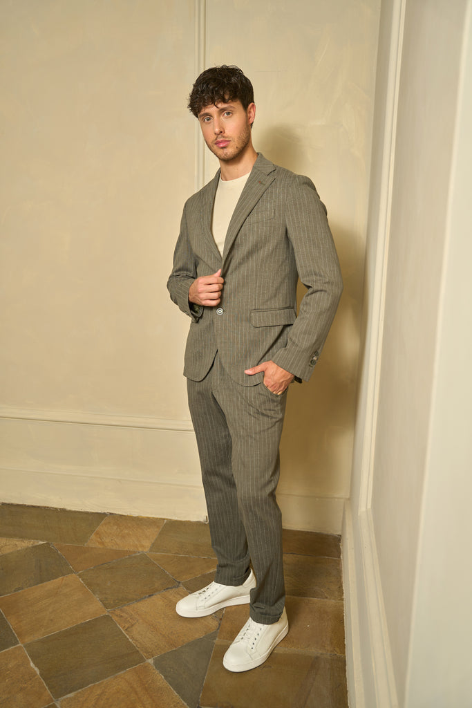 Completo uomo gessato