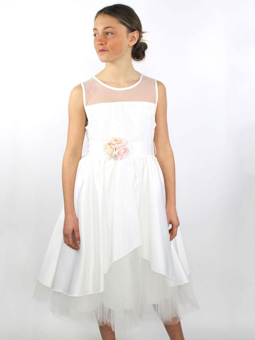 Abito ampio con tulle e cintura