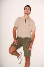 Carica l&#39;immagine nel visualizzatore di Gallery, bermuda cargo in cotone gabardine
