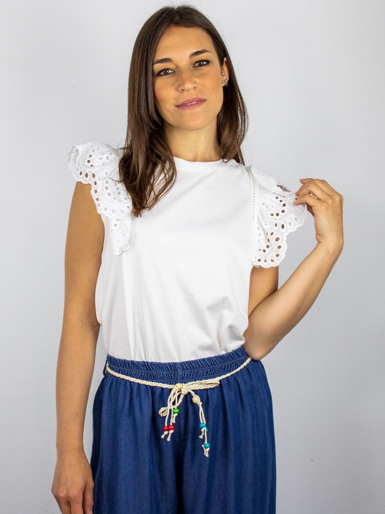 Blusa con maniche in sangallo