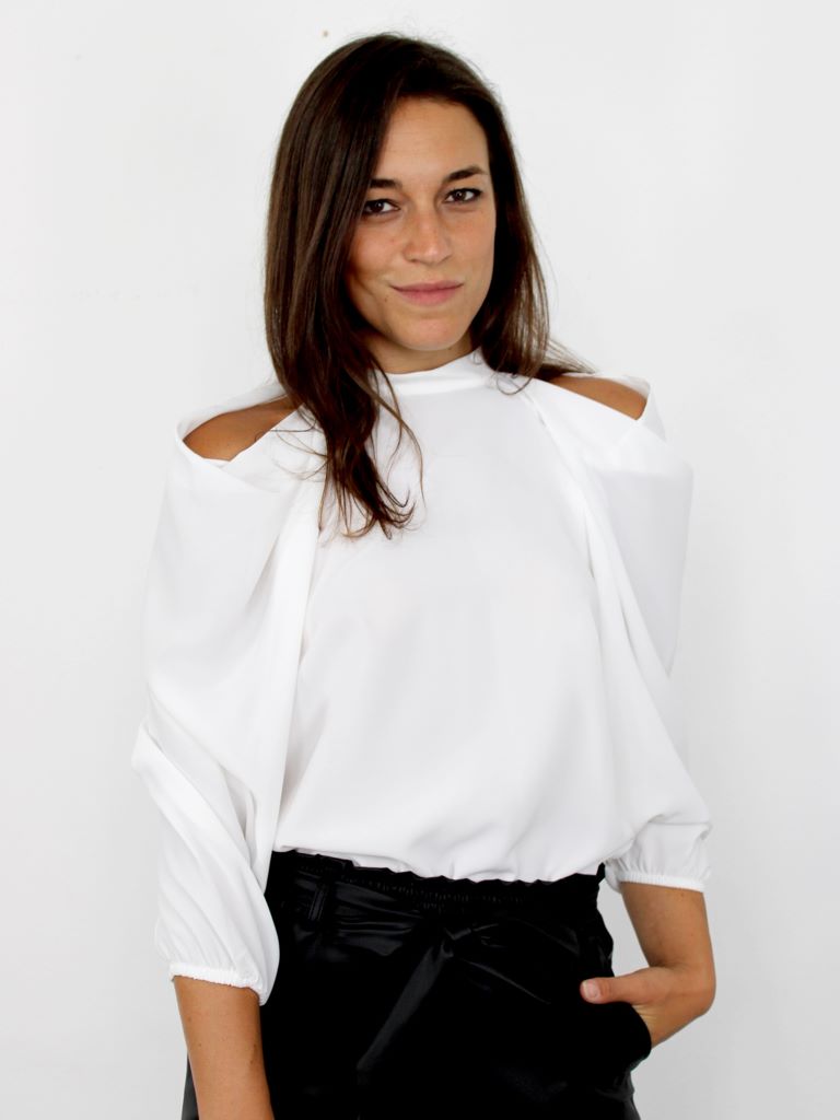 Blusa cut out su spalle