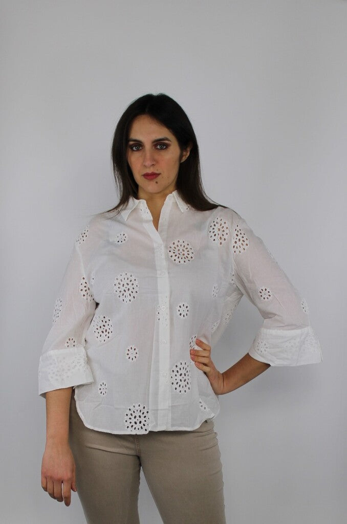 Camicia bianca traforata in cotone