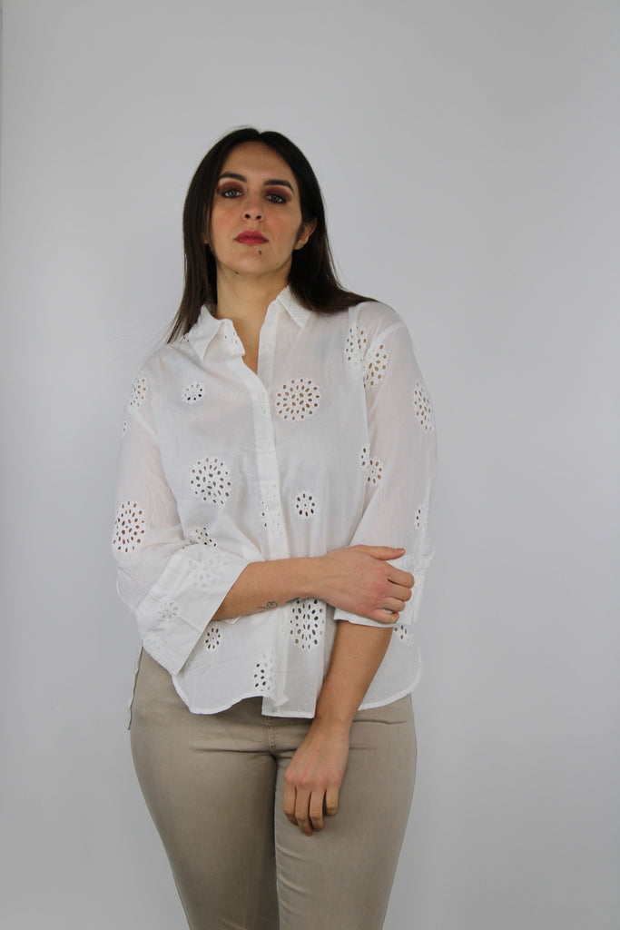 Camicia bianca traforata in cotone