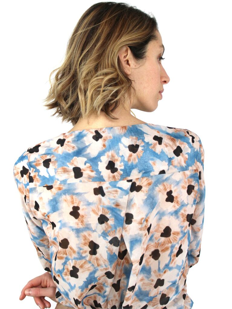 Camicia con piega scollo a punta