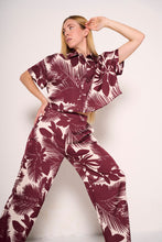Carica l&#39;immagine nel visualizzatore di Gallery, Camicia bordeaux tropical vibes
