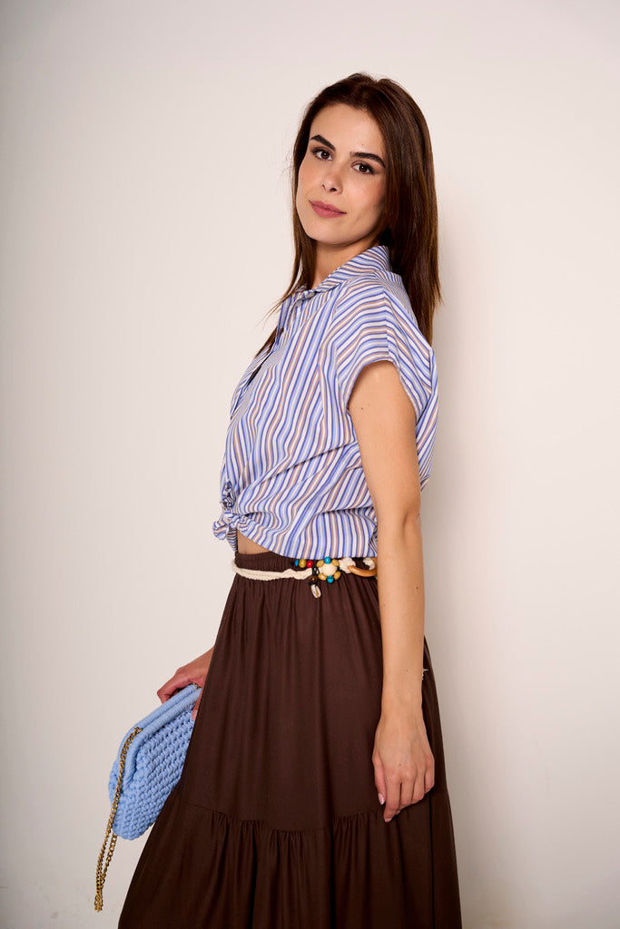 Camicia a righe con nodo frontale