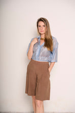 Carica l&#39;immagine nel visualizzatore di Gallery, Camicia Azzurra in chiffon con elastico in vita
