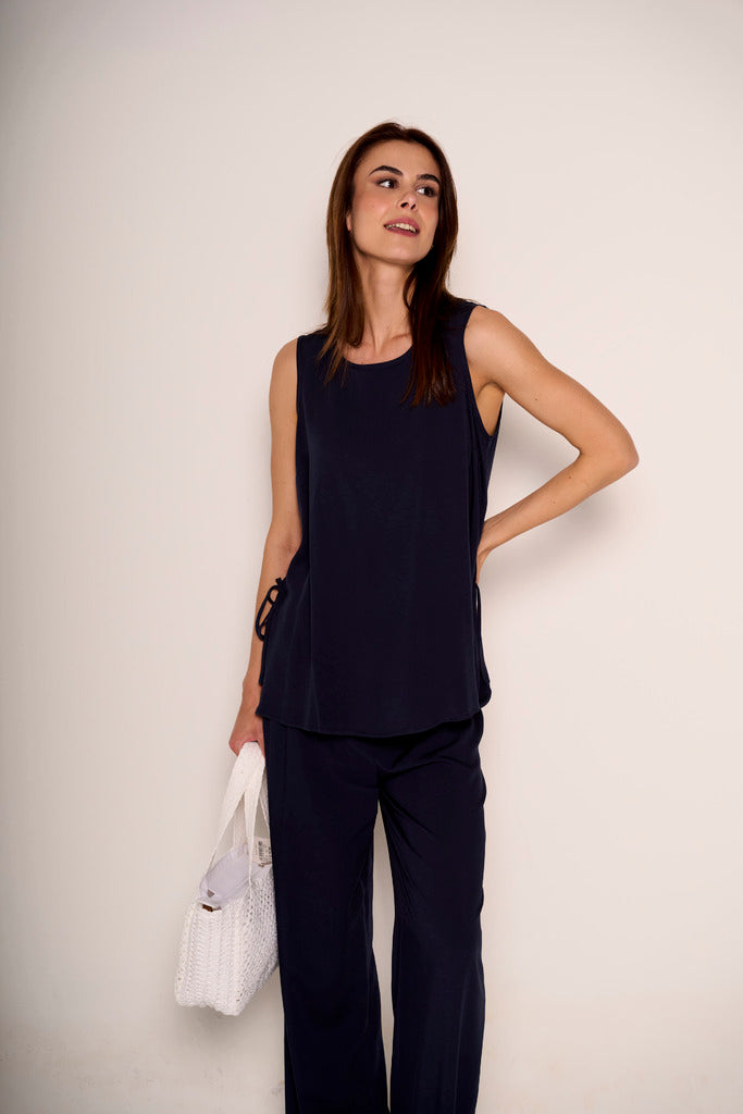 Top blu navy senza maniche