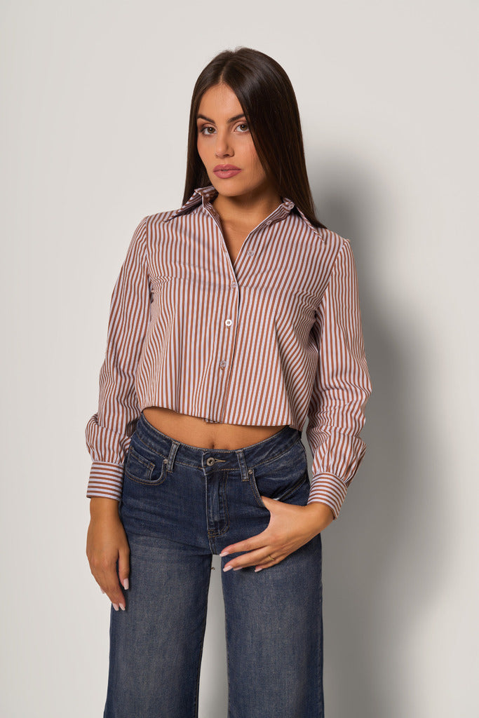 Camicia cropped a righe
