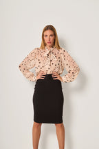 Camicia in voile con fiocco e pois
