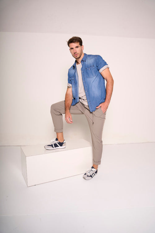 Camicia di Jeans con Tasche e in Stile Urbano