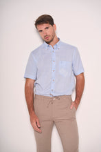 Carica l&#39;immagine nel visualizzatore di Gallery, Camicia in misto lino con bottoni a contrasto
