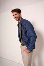 Camicia Sportiva in Denim con Bottoni a Pressione e Carré