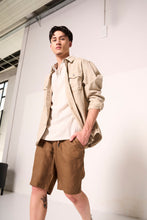 Carica l&#39;immagine nel visualizzatore di Gallery, Camicia overshirt uomo in cotone beige sabbia
