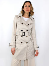 Carica l'immagine nel visualizzatore di Gallery, Trench impermeabile doppiopetto
