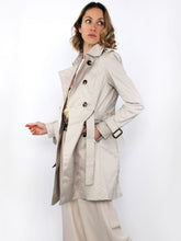 Carica l'immagine nel visualizzatore di Gallery, Trench impermeabile doppiopetto
