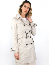 Carica l'immagine nel visualizzatore di Gallery, Trench impermeabile doppiopetto
