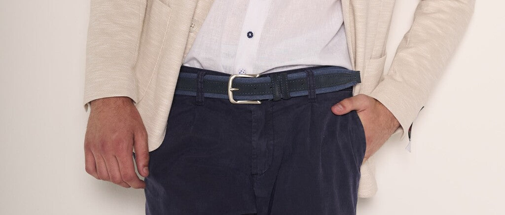 Cintura uomo intrecciata blu con dettagli in pelle