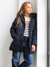 Carica l'immagine nel visualizzatore di Gallery, Giubbotto con cappuccio in pelliccia
