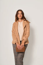 Carica l&#39;immagine nel visualizzatore di Gallery, Giacca corta con bottoni gioiello
