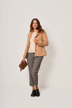 Carica l&#39;immagine nel visualizzatore di Gallery, Giacca corta con bottoni gioiello
