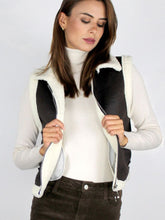 Carica l'immagine nel visualizzatore di Gallery, Montone smanicato
