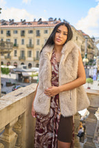 Gilet in ecopelliccia con cappuccio e zip