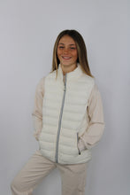 Carica l'immagine nel visualizzatore di Gallery, Smanicato da bambina
