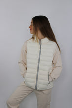 Carica l'immagine nel visualizzatore di Gallery, Smanicato da bambina
