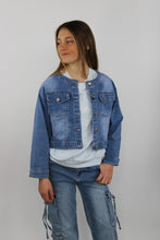 Carica l&#39;immagine nel visualizzatore di Gallery, Giubbotto di jeans da bambina
