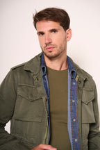 Giubbotto sahariana verde militare con coulisse e spalline